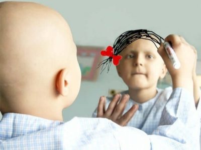 A-girl-with-cancer-who-draws-her-wish-on-mirror-plk4r5d6djh6asuecofn7v5c9o5trhey1co74zhmm0
